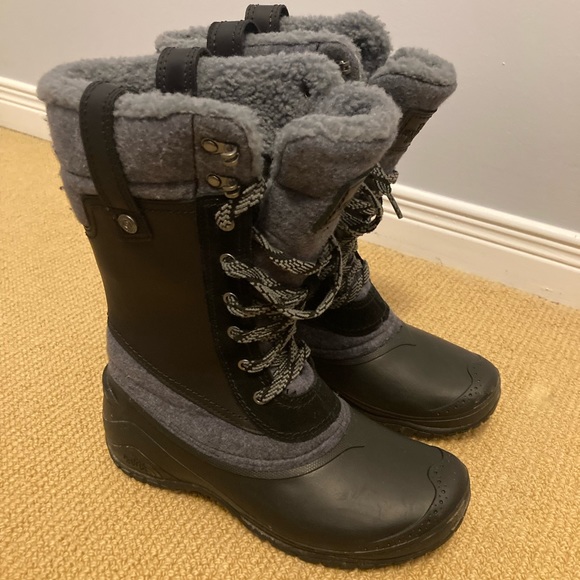 Women's Shellista III Mid Winter Boot US7 / UK5 / EU38 in Black/Zinc Grey - Picture 2 of 11